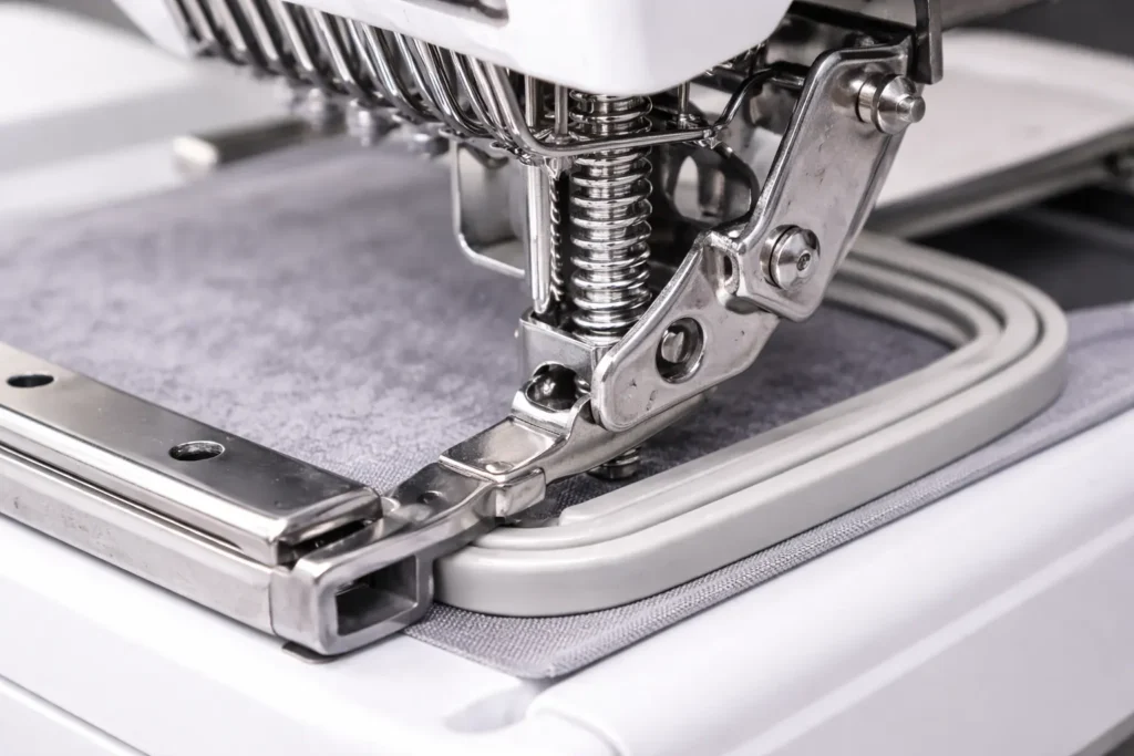 detalle del sistema de anclaje o muelle de bastidor para máquina de bordar